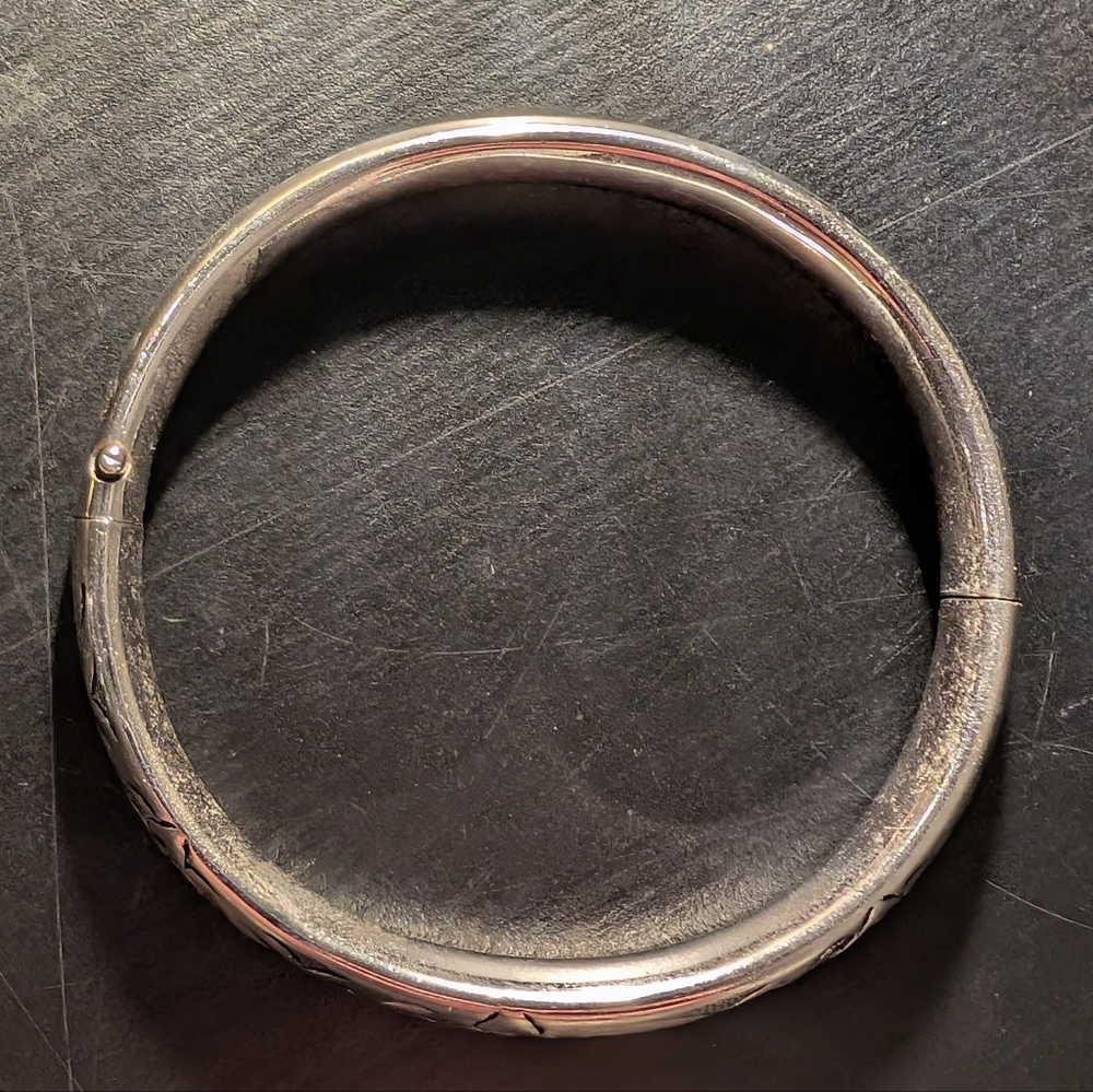 Vintage Sterling Silver Etched Flower Vine Bangle Bracelet - Picture 4 of 5